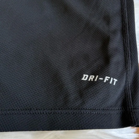 Nike | Women’s Large Black Dri-Fit Athletic Shirt - Picture 7 of 11